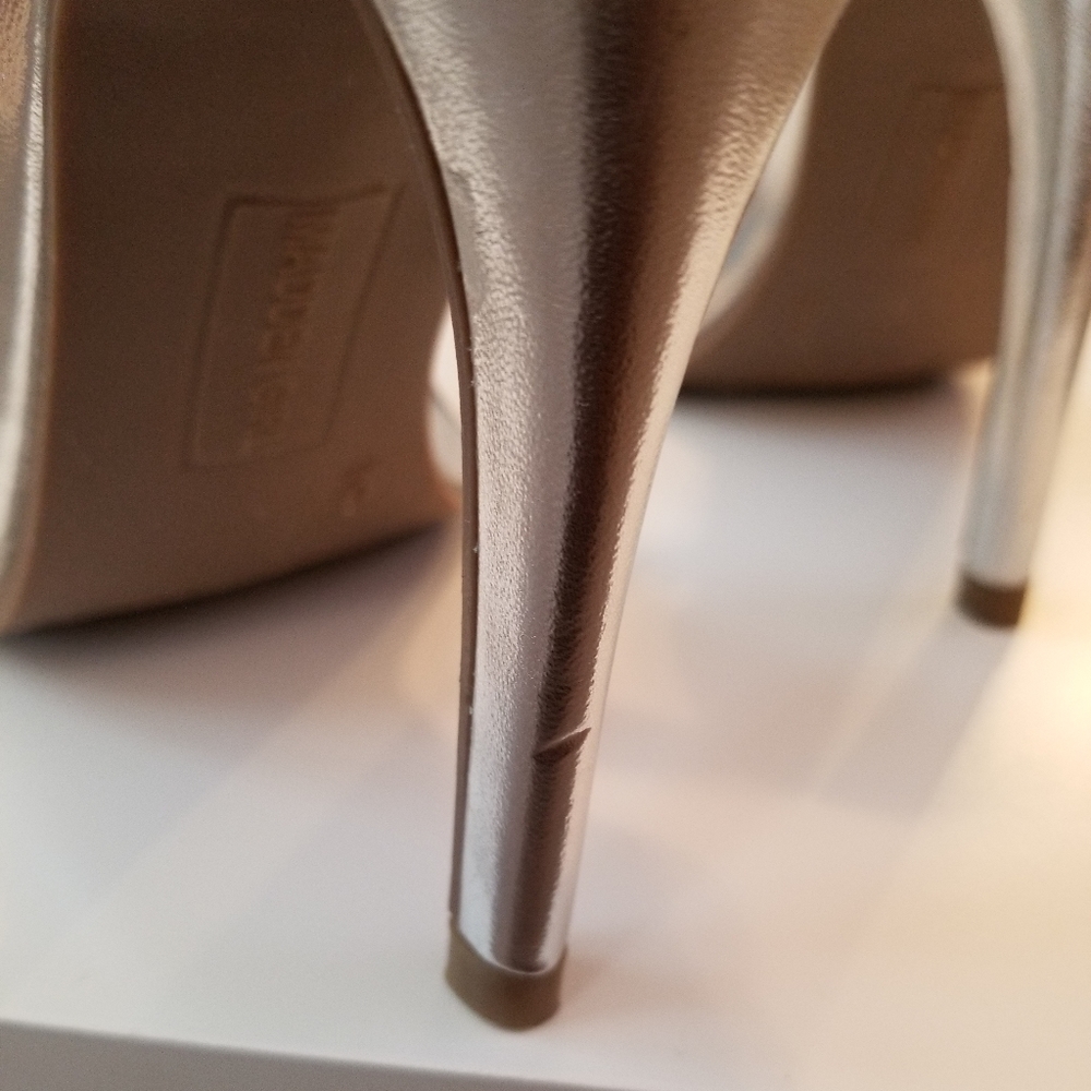 Madden Girl silver sling back heels. - Picture 5 of 6